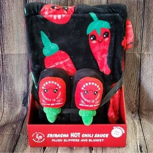 Sriracha Hot Chili Sauce Plush Slippers & Blanket Gift Set Size Small‎ / Medium